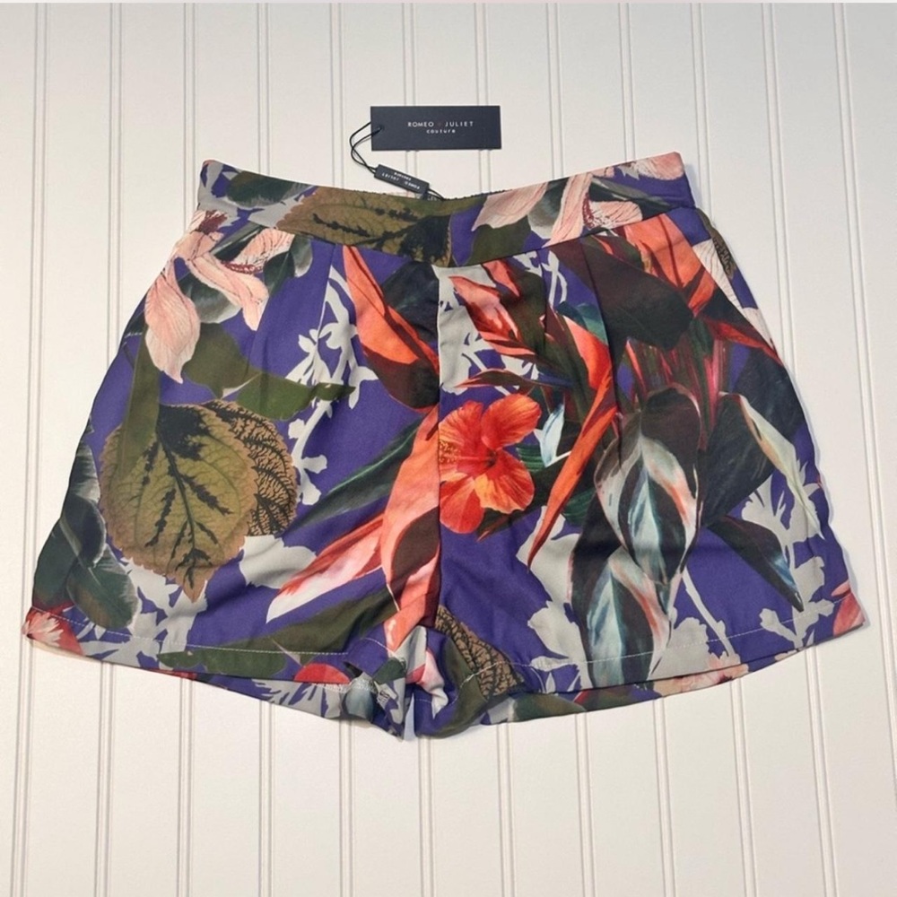 Romeo & Juliet Couture Purple Floral High Waist Shorts M